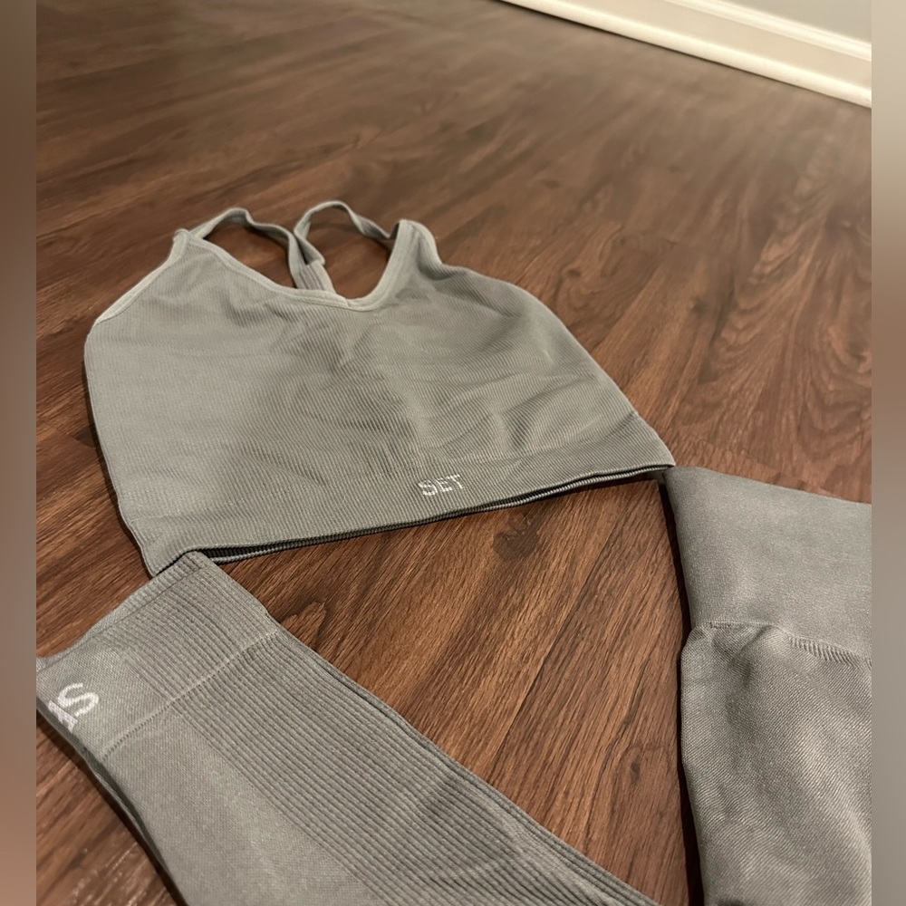 SET Active Grey Bra and Legging Set Sculptflex collection